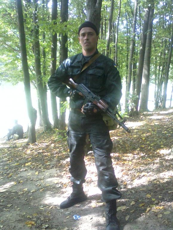 Як гинуть добровольці. Прощаючись, Віктор сказав матері, де його поховати на сайті 20minut.ua Як гинуть добровольці. Прощаючись, Віктор сказав матері, де його поховати, фото №1 на сайті 20minut.ua