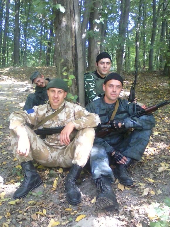 Як гинуть добровольці. Прощаючись, Віктор сказав матері, де його поховати на сайті 20minut.ua Як гинуть добровольці. Прощаючись, Віктор сказав матері, де його поховати, фото №5 на сайті 20minut.ua