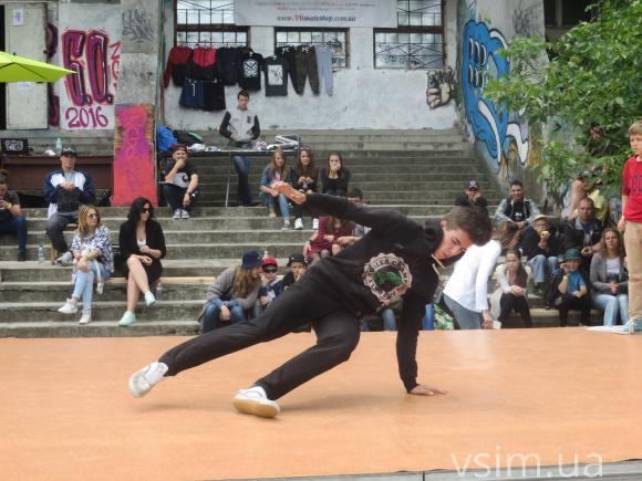У Хмельницькому відбувся фестиваль вуличних видів мистецтва "Джемчик 6.0" - фото 2