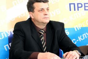 Губернатор  Олійник із ригами заодно?!
