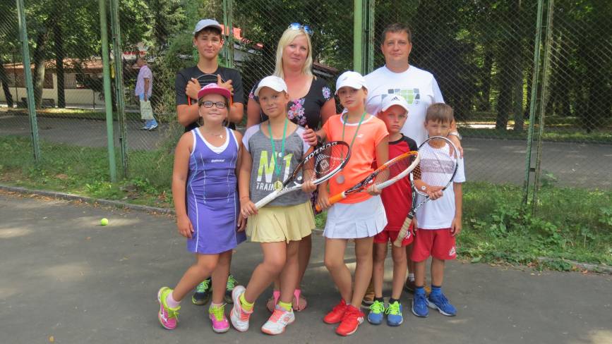 У вінницьких тенісних змаганнях дівчата перемагали юнаків