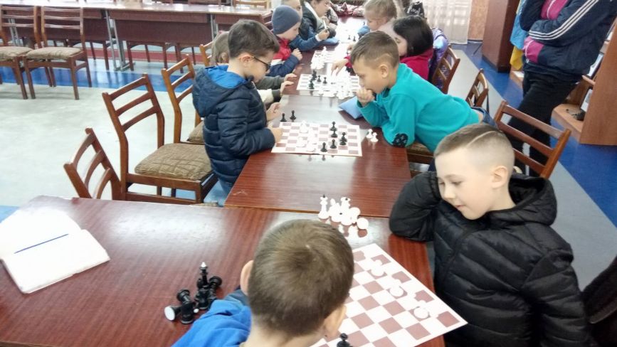 У дитячому шаховому турнірі серед вимушених переселенців всі учасники стали призерами
