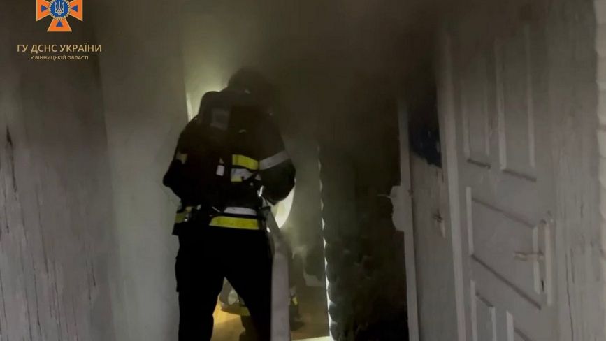 Ранкова пожежа на Пирогова: 12 рятувальників гасили палаючу сауну