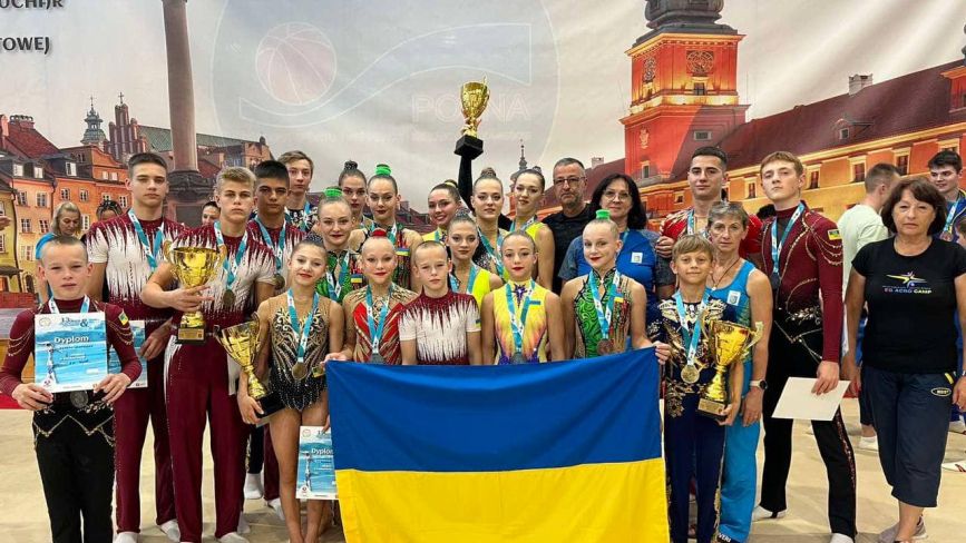 Вінницькі акробати вибороли 5 золотих медалей на «Warsawa Cup» у Польщі