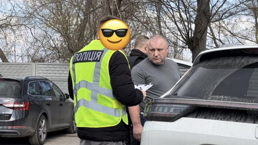 У Вінниці викрили схему видачі водійських посвідчень за гроші і взяли «рішалу» під сервісним