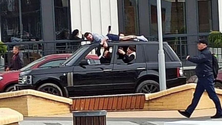 Екстремальна їзда на даху Range Rover: як поліція покарала «каскадерів»
