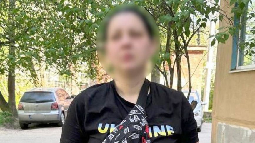 На проспекті Космонавтів у Вінниці затримали закладчицю з наркотою