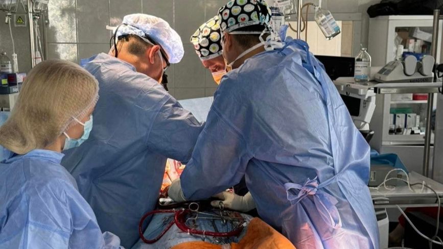У «Пироговці» за добу провели три трансплантації нирок та операцію на серці
