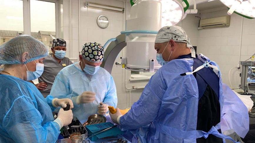 Хірурги-ортопеди «Пироговки» успішно вилікували вроджену ваду ноги в дитини