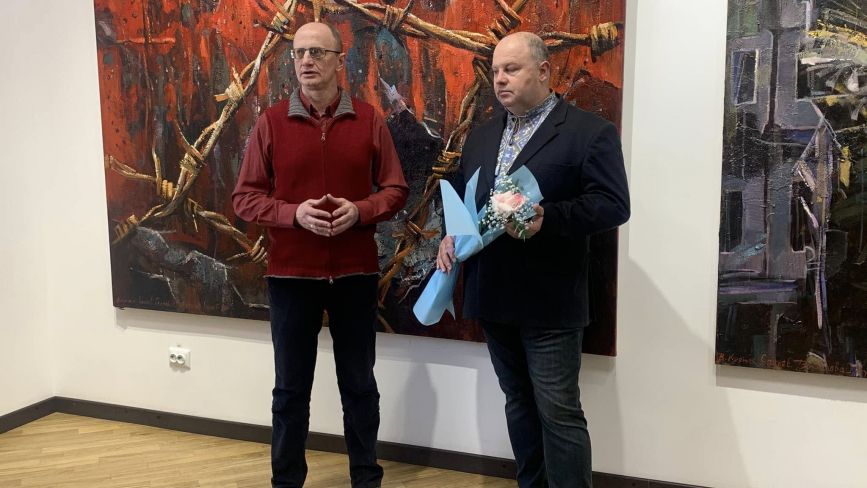 Володимир Козюк презентував виставку, присвячену третій річниці повномасштабного вторгнення