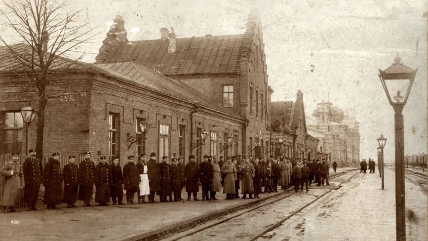 Історія на рейках: як змінювалися вокзали Козятина та Жмеринки