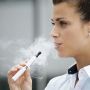 В Україні заборонили куріння електронних сигарет в громадських місцях