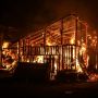 Через необережне поводження з вогнем у палаючому будинку згоріла 83-річна власниця