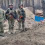 Сержант 120-ї бригади Віктор Мадей отримав нагороду за відвагу та службу