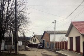 «Заселити сина, але аферистів не виселяти». Як невідомі не пускали у власну домівку сина захисниці