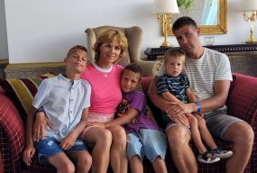 «Вони зробили все, щоб він помер». Як халатність медиків забрала життя Олега Дмитрука, розповідає дружина