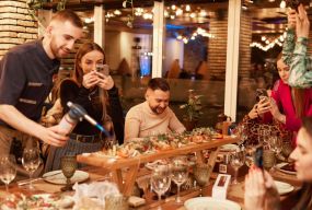Новорічний корпоратив 2026.  Що пропонують вінницькі заклади (партнерський проєкт)
