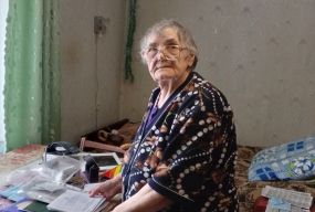 «Його забрали. І доглядати матір — нікому». Як мобілізували єдиного сина хворої 81-річної жінки