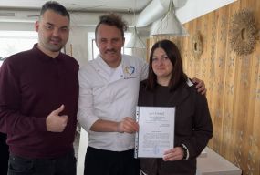 «Борщ, у якому ложка стоїть»: як дегустатори з ЮНЕСКО просили добавки вінницького борщику