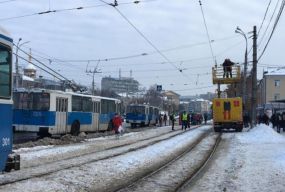 Через обрив контактного дроту у Вінниці зупинили трамваї та тролейбуси
