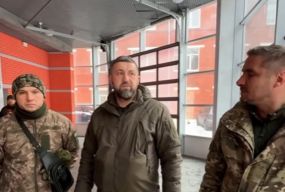 Блогер, якого ТЦК затримали у Хмільнику, нині в лікарні. Справу передають до ДБР