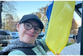 12 годин під обстрілами зі співом гімну: історія Артема з Херсона (соціальна реклама)