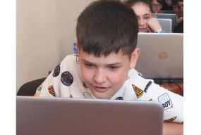 Місяць у бункері в Маріуполі: історія 11-річного Роми (соціальна реклама)