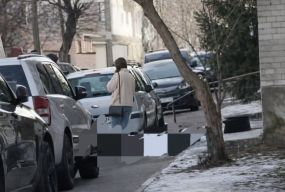 На Миколайчука з даху дев’ятиповерхівки впав 21-річний юнак. Він загинув