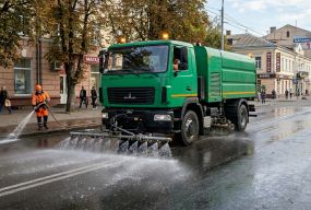 Що має зробити місто, щоб пилюки на дорогах стало менше? Ми запитали вінничан