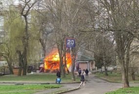 Сорок «квадратів» у вогні: на Вишеньці згоріла альтанка відомого закладу