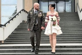 Одружився військовий Євген Ісаєв, який встановив прапор України на вежі біля Луганська