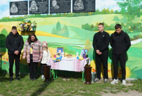 «Хто, як не ми?»: в ліцеї на Вінниччини відкрили меморіальні дошки на честь захисників