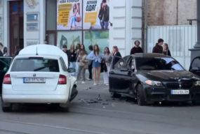 Гучна аварія за участю BMW у центрі Вінниці потрапила на камери. Що відомо про ДТП на Соборній