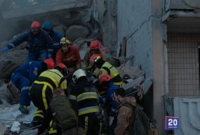 Головною ціллю нічної атаки став Київ: під завалами шукають людей