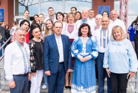 Як вінничани святкують день вишиванки: фоторепортаж