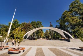 «Зустрінемося під аркою»: історія одного з головних символів Вінниці