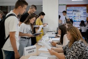 До 146 тисяч гривень на рік: скільки коштує навчання у коледжах Вінниці