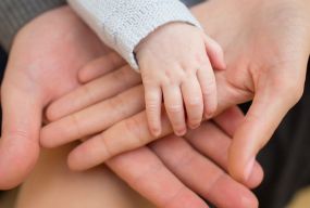 Шлях дитини до родини 30 днів: в Україні набули чинності нові правила усиновлення