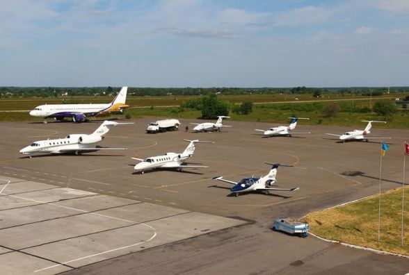 Рекордний день аеропорту «Вінниця»: крім регулярних рейсів, зустрічали ще й футбольних фанів