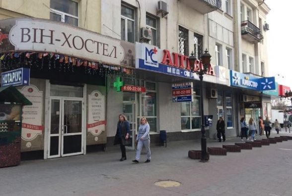 До дня Вінниці на 74-х будинках по вулиці Соборній змінять рекламні вивіски