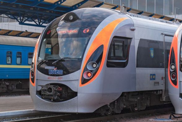 Майже рік курсує поїзд з Вінниці до Польщі. Що змінилося?