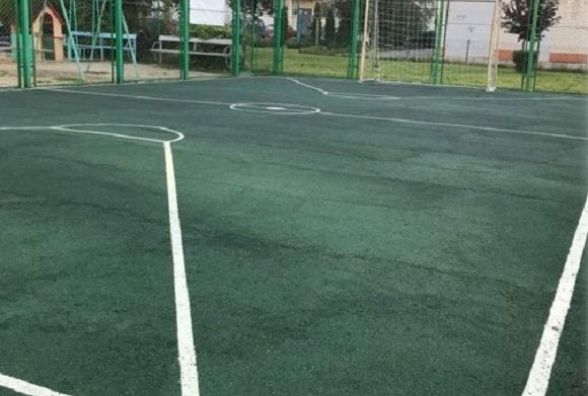 https://vn.20minut.ua/img/cache/news_m/news/0010/35/934395-na-zodchih-spilnimi-zusillyami-vidnovili-sportivniy-maydanchik.jpeg?hash=2018-08-19-12-21-26