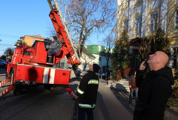На вежі Артинова замінили прожектори. Потужність менша – освітлення більше
