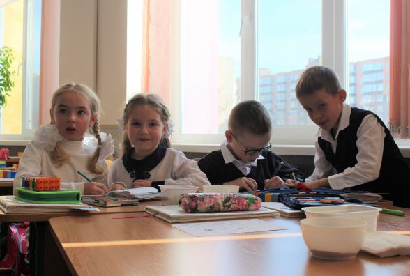 «Дитина не хоче на канікули». Батьки про навчання першокласників