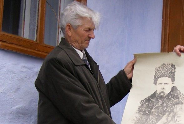 Цей портрет можна... читати. Незвичайне зображення Шевченка з Томашполя показували в Італії