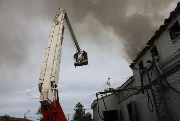 У Стрижавці горіло підприємство з виробництва олії
