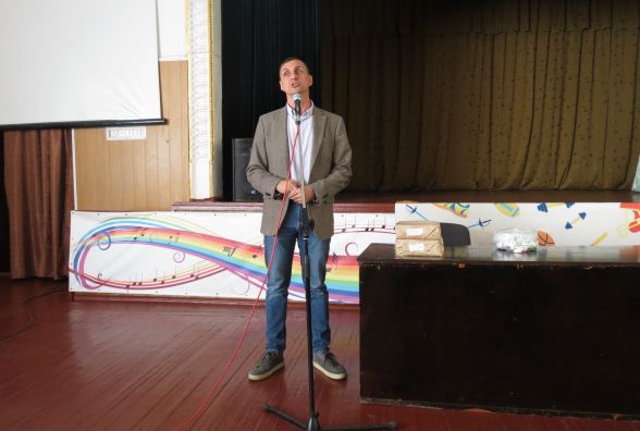 Олімпійський призер Павло Хникін радив учням школи № 21 спорт замість комп’ютерних ігор
