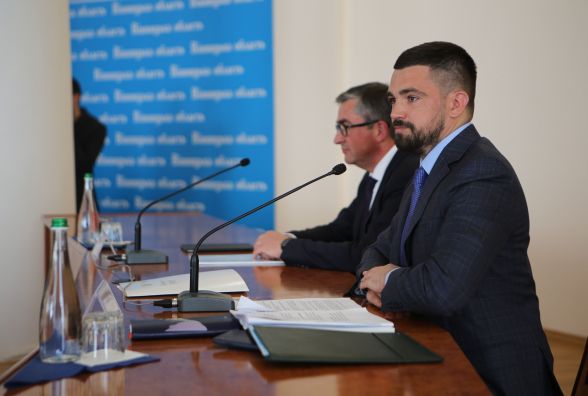 Репортаж з призначення Скальського: обіцянки, чвари і «сліпий» Зеленський