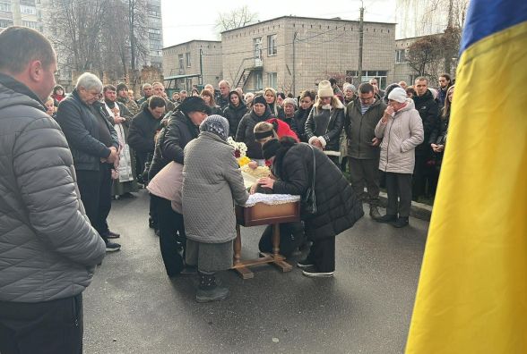 Загинув від скиду ворожого дрона. Вінниця провела у вічність полеглого воїна Сергія Ростківського