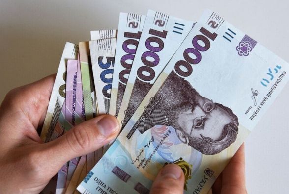 Як змінилися зарплати у Вінниці та сусідніх обласних центрах за рік. Порівнюємо актуальні пропозиції